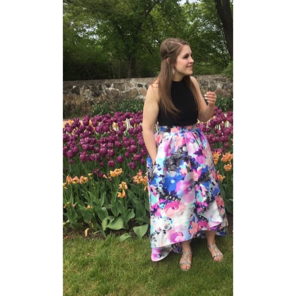 High-Low Prom Dress - Picture 2 of 5